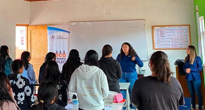 Mintrab brinda de orientación laboral a 237 jóvenes