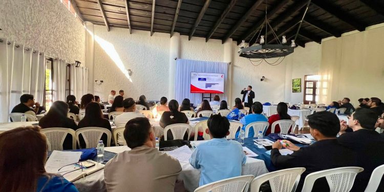 Refuerzan capacidades para la atención integral del VIH en Cobán