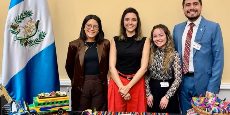 Embajada de Guatemala participa en la “Celebración de las Américas” en Estados Unidos