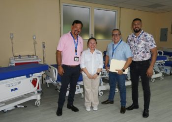 Viceministra de Hospitales realiza visita técnica a hospitales de Tiquisate, Santa Lucía y Escuintla