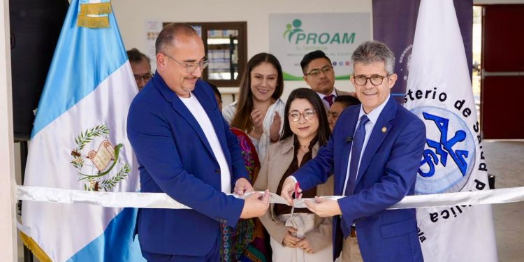 Gran Farmacia PROAM en el Hospital de Chimaltenango pone a disposición medicamentos de calidad a precios accesibles