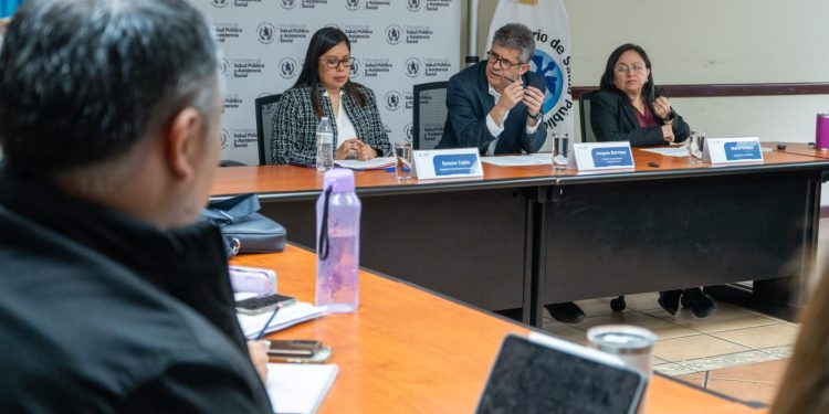 Ministerio de Salud y OIEA impulsan la cooperación técnica para la atención integral del cáncer