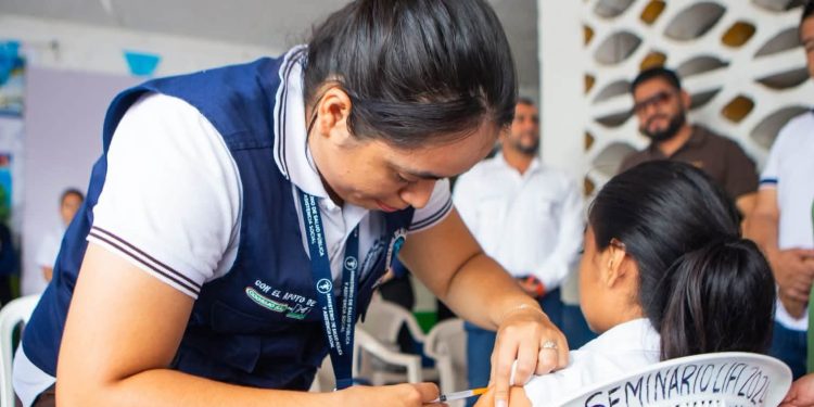 Vacunación contra el sarampión llega a comunidades educativas de Esquipulas y Quezaltepeque