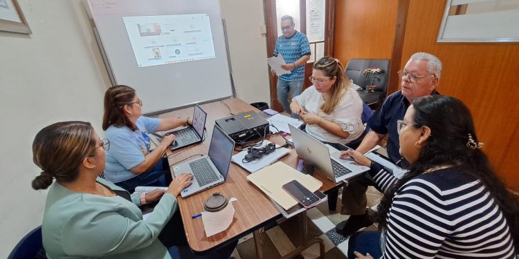 Desarrollan acciones para intensificar la vacunación contra el sarampión