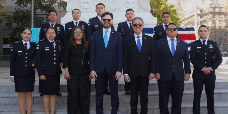 Guatemala conmemora su Independencia en Chile con actividades cívicas, culturales y religiosas