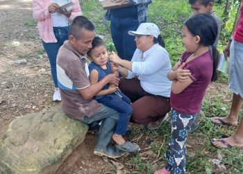 Vacunación contra el sarampión llega a más de 400 personas de comunidades de Morales, Izabal