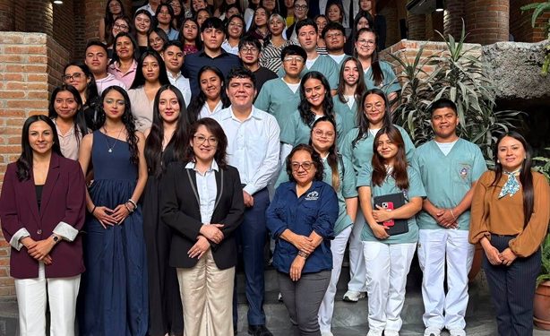 Foro reúne a estudiantes universitarios de salud para promover la lactancia materna en Huehuetenango