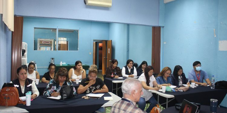 Salubristas de la capital amplían capacidades en la detección temprana del cáncer de cérvix
