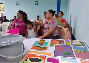 Club de Nutrición acerca recetas saludables y orientación a familias de Usumatlán, Zacapa