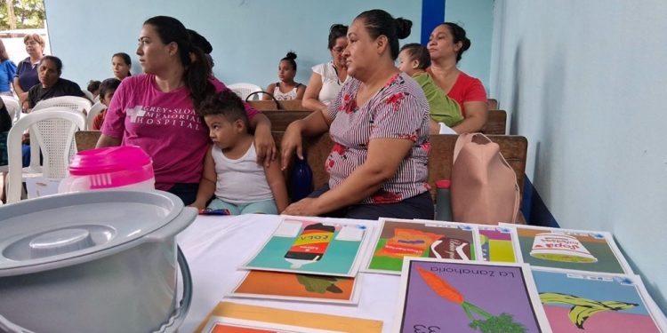 Club de Nutrición acerca recetas saludables y orientación a familias de Usumatlán, Zacapa