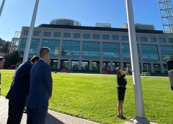 Guatemala conmemora el 205.º aniversario de Independencia con izamiento de bandera en Ottawa
