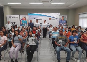 Mintrab inicia charlas informativas para optar a becas en Suchitepéquez