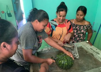 Capacitan a mujeres de Jutiapa en el procesamiento de sus cosechas