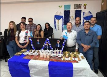 FOPAVI conmemora 205 años de independencia con altares cívicos