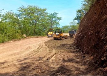 Mejoran carretera que conecta comunidades en Gualán, Zacapa