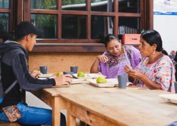 MIDES asegura la alimentación a personas vulnerables, por medio del Comedor Social en San Juan Chamelco