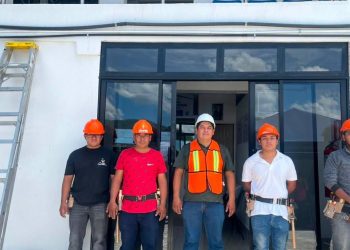 Estudiantes instalan circuito eléctrico de Escuela Taller de Salamá