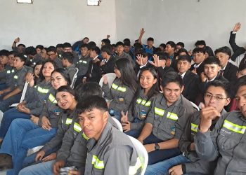Estudiantes aprenden a identificar y prevenir el Gusano Barrenador