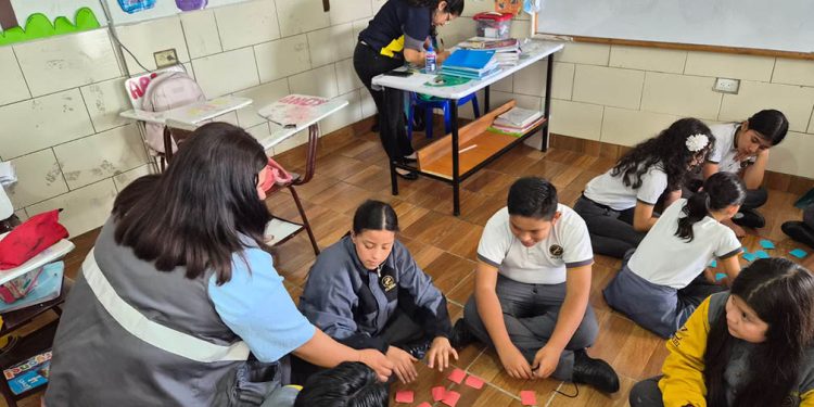 Estudiantes de San Miguel Petapa aprenden de cuidado y bienestar animal