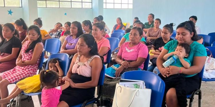 Madres de Quetzaltenango participan activamente en acciones para cuidar su salud y la nutrición de sus hijos