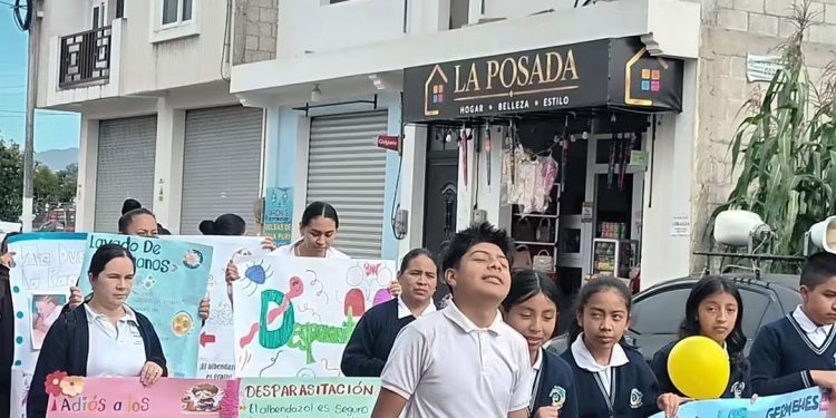 Salud Escolar: protegen a la población estudiantil quetzalteca con vacunación y desparasitación 