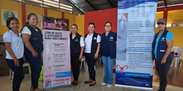 Mujeres de San Antonio Suchitepéquez reciben educación para prevenir el cáncer de mama y cuello uterino