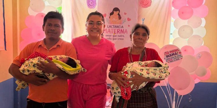 Atención comunitaria acompaña parto gemelar en Nuevo Cobán, Sayaxché, Petén
