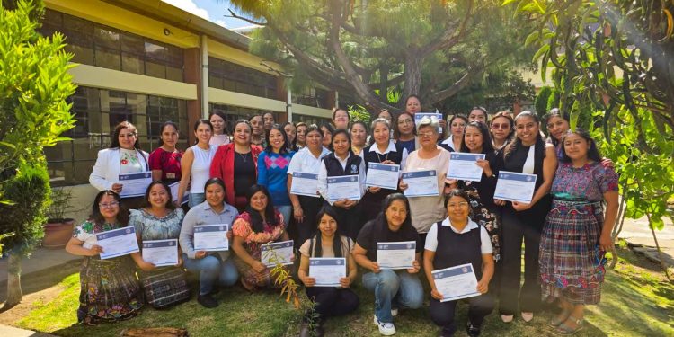 Nueva cohorte de enfermería contribuirá a ampliar acciones de prevención del cáncer de cuello uterino en Quetzaltenango
