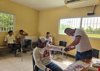 Pruebas de Gota gruesa acerca la detección oportuna de malaria en Chacté, San Luis, Petén