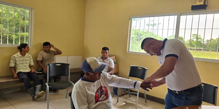 Pruebas de Gota gruesa acerca la detección oportuna de malaria en Chacté, San Luis, Petén