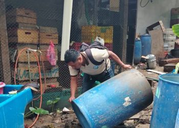 Visitas domiciliares llevan acciones contra el dengue a comunidades de San Luis, Petén