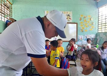 Jornada de salud escolar acerca atención preventiva a estudiantes de San Lorenzo, Suchitepéquez