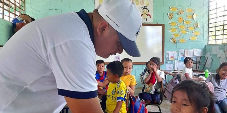 Jornada de salud escolar acerca atención preventiva a estudiantes de San Lorenzo, Suchitepéquez