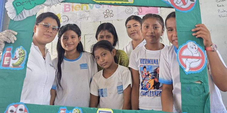 Jornada integral de salud escolar llega a Tierra Blanca, Sayaxché, Petén
