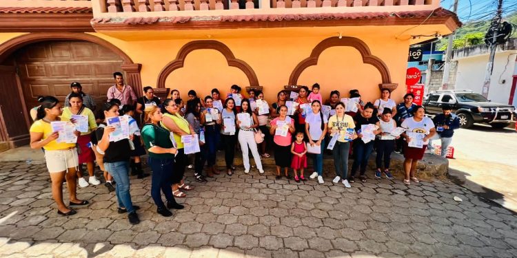 Salud mental y redes de apoyo se promueven en Santa Rosa y Petén