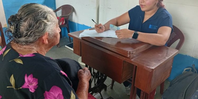 Jornada integral de salud permite proporcionar cerca de 100 atenciones en comunidad petenera El Zapote