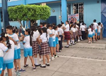 Acciones de vacunación contra el sarampión en establecimientos educativos de Morales, Izabal, permite aplicar 500 dosis