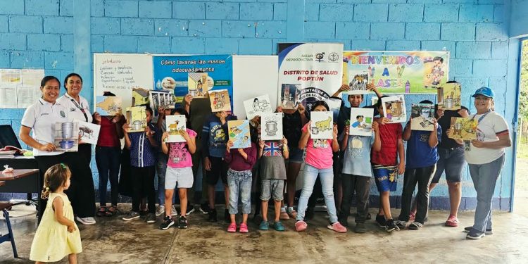 Estudiantes de Poptún aprenden a prevenir enfermedades transmitidas por agua y alimentos