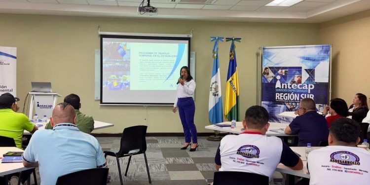 Se realiza Foro Empresarial en Suchitepéquez