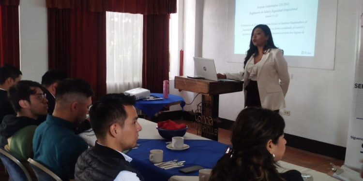 Se realiza Foro Empresarial en Quetzaltenango