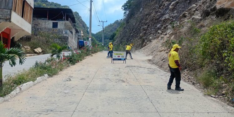 Restablecen la circulación tras derrumbe en San Pedro La Laguna, Sololá