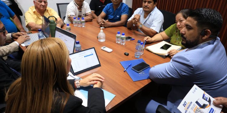 Transportistas de Retalhuleu encuentran respuesta a sus solicitudes