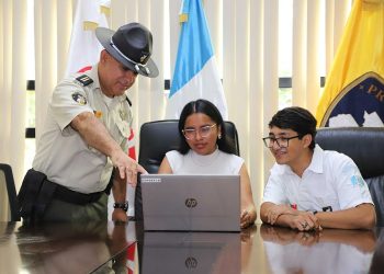 Transportistas de Retalhuleu reciben orientación sobre el Sistema Limitador de Velocidad