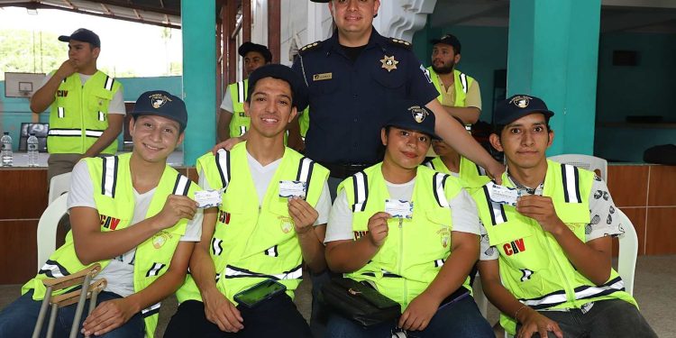 501 servidores cívicos multiplican mensajes de prevención vial en Guatemala