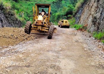 Continúan los trabajos de recuperación vial en la Zona Reina