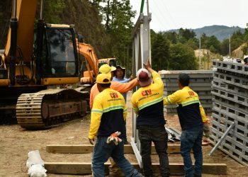 Inicia montaje de puente modular para restablecer conexión en San Jerónimo, Baja Verapaz