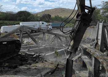 Inicia demolición del puente Güijo para avanzar hacia instalación del puente modular