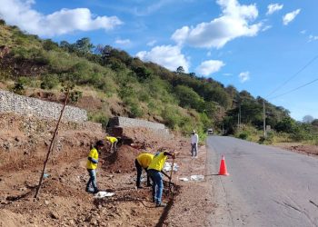Obras de protección refuerzan la carretera en Santa Rosa