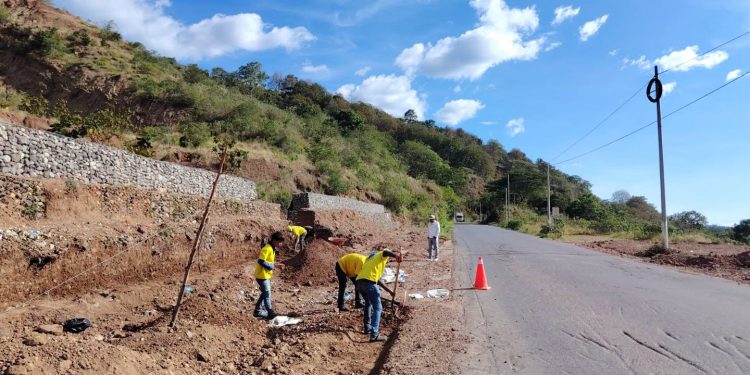 Obras de protección refuerzan la carretera en Santa Rosa