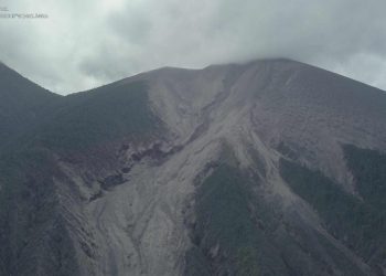El Volcán de Fuego registra seis explosiones por hora y dispersión de ceniza